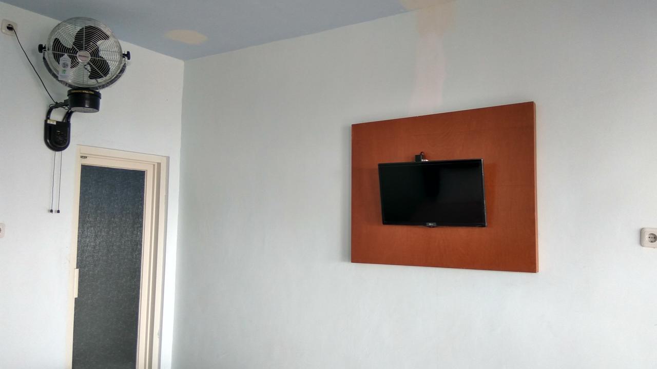 Mawar Hotel Labuan Bajo Buitenkant foto