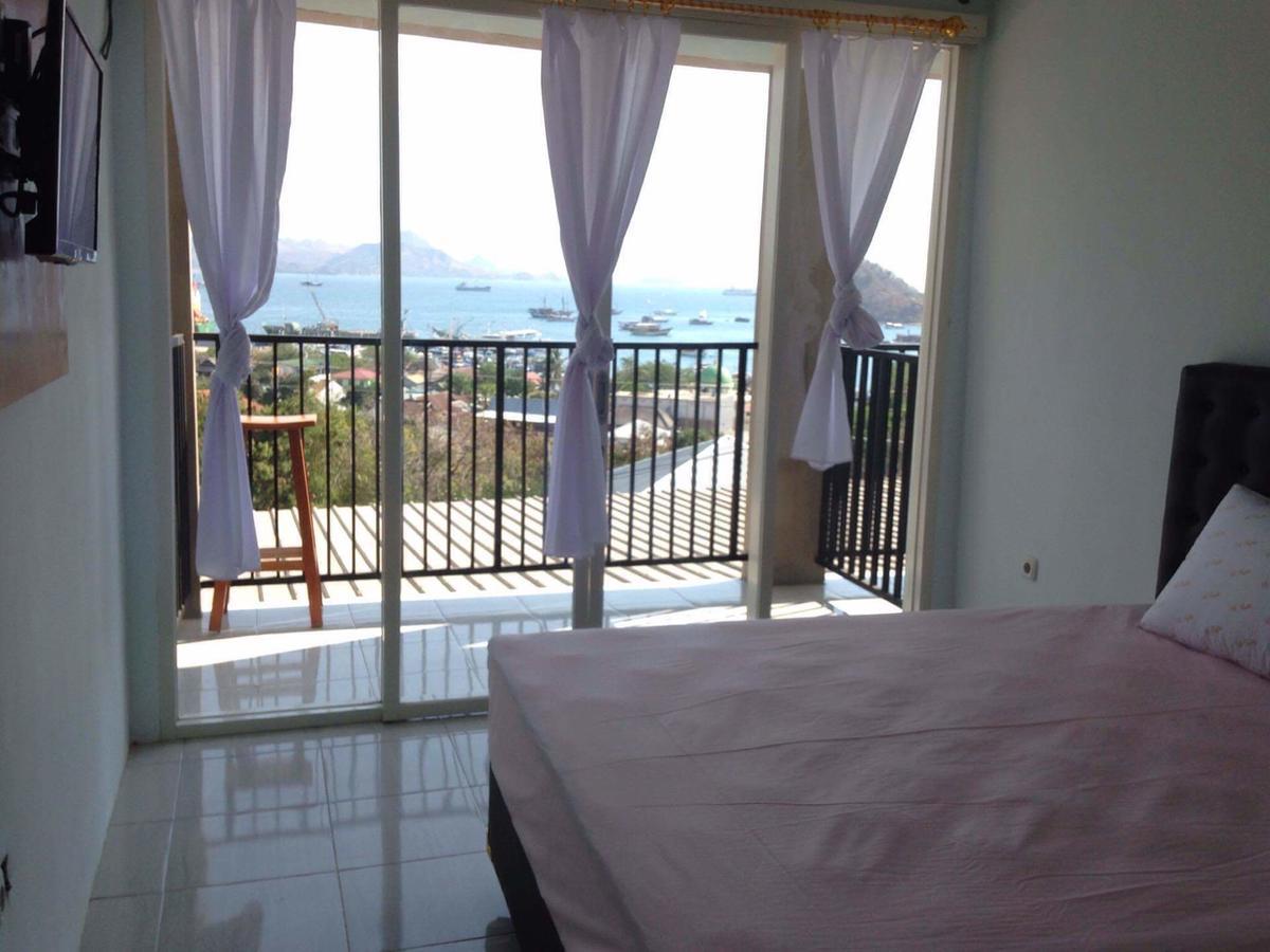 Mawar Hotel Labuan Bajo Buitenkant foto