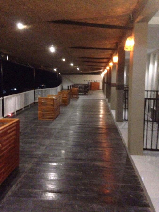 Mawar Hotel Labuan Bajo Buitenkant foto
