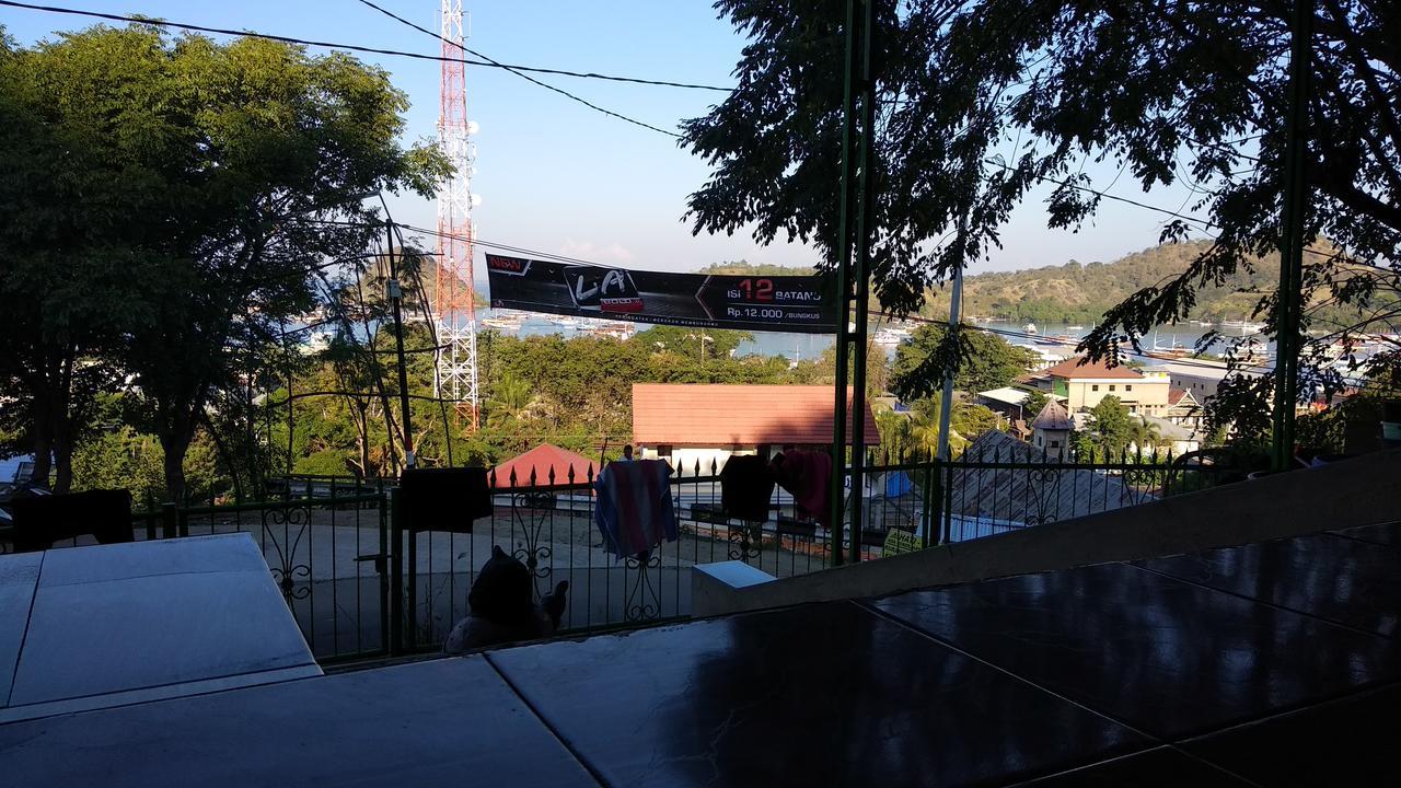 Mawar Hotel Labuan Bajo Buitenkant foto