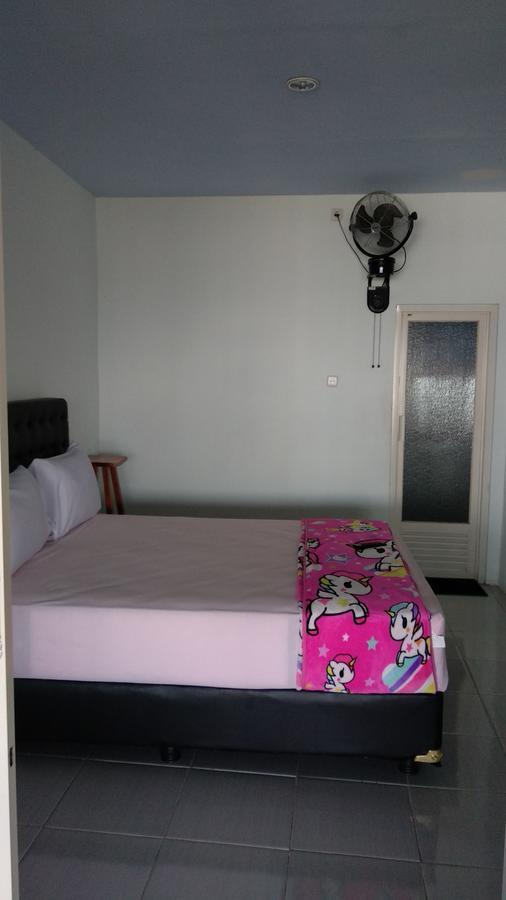 Mawar Hotel Labuan Bajo Buitenkant foto